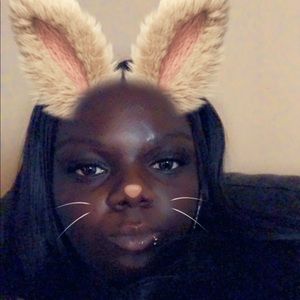 Meet your Posher, Amina